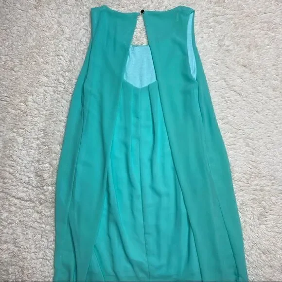 French Halter Dress with Flowy Back size M from French Boutique - Picture 2 of 10